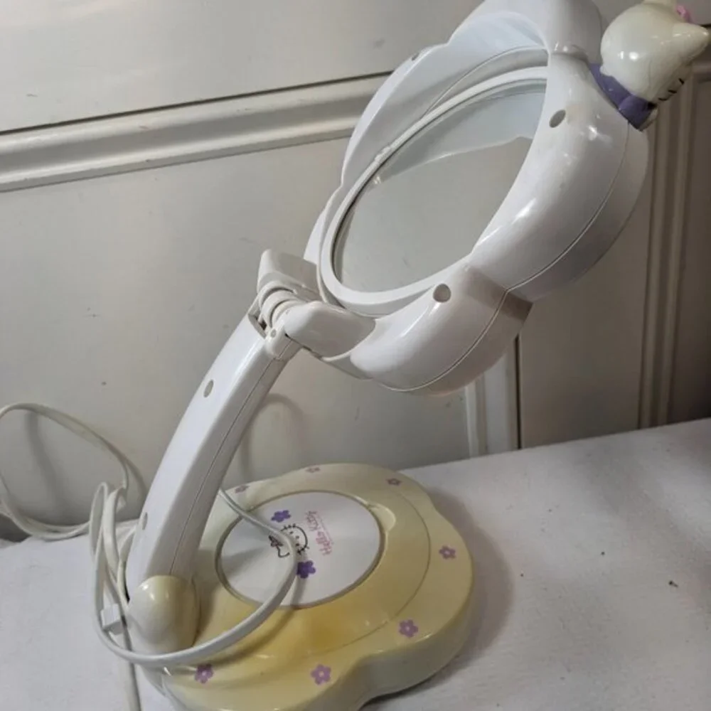 Hello Kitty Lighted Make-Up Mirror vanity magnifying electric‎ folding Emerson
